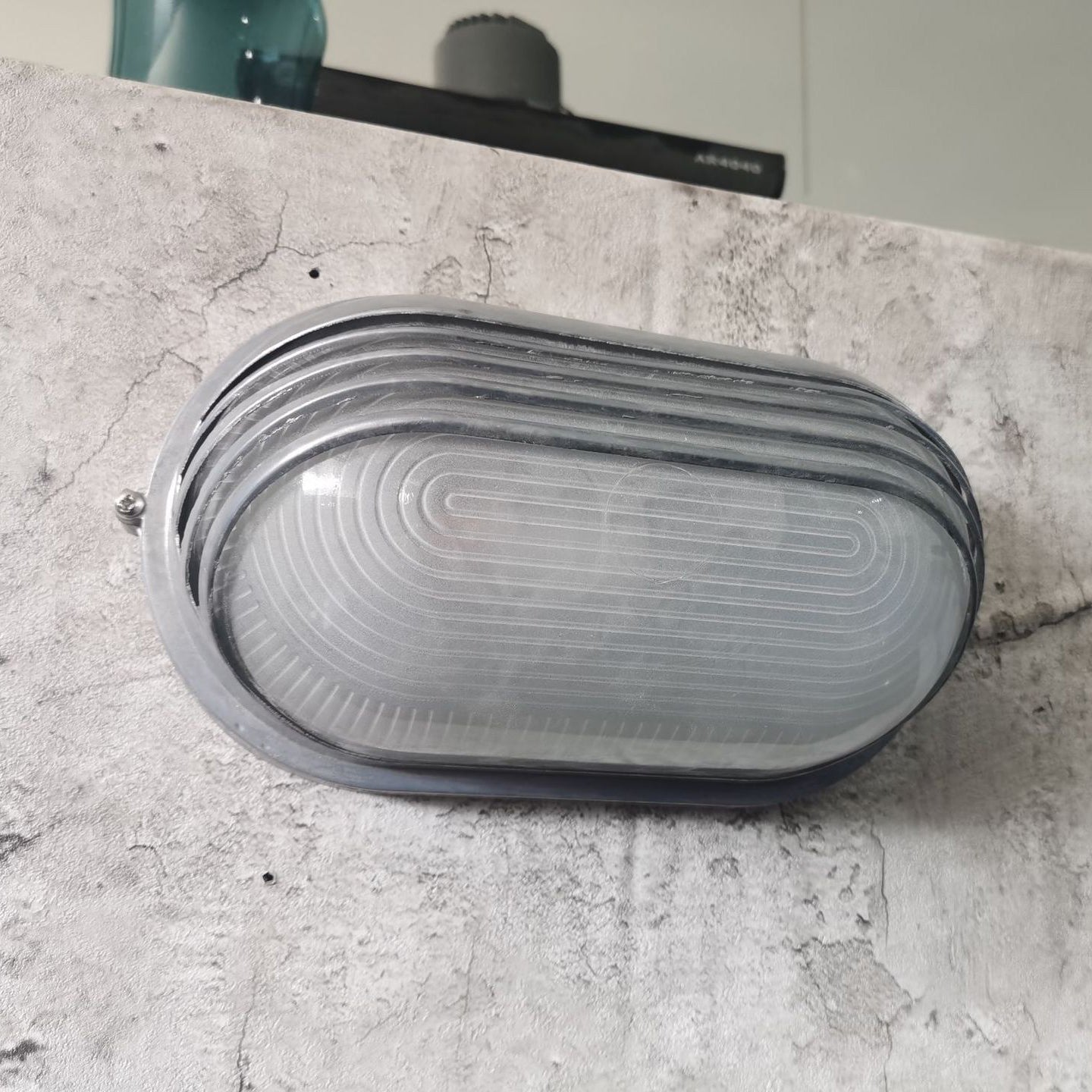 Zeitgenössische Industrie wasserdicht Aluminium Glas satiniert oval gestreift 1-Licht Wand Sconce Lampe für Außenpatio | Brehn