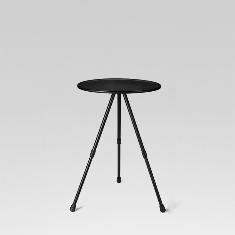 Runder, faltbarer Outdoor-Couchtisch aus Aluminiumlegierung und ABS mit einer Ablagefläche und Lampenhalterung für den Außenbereich