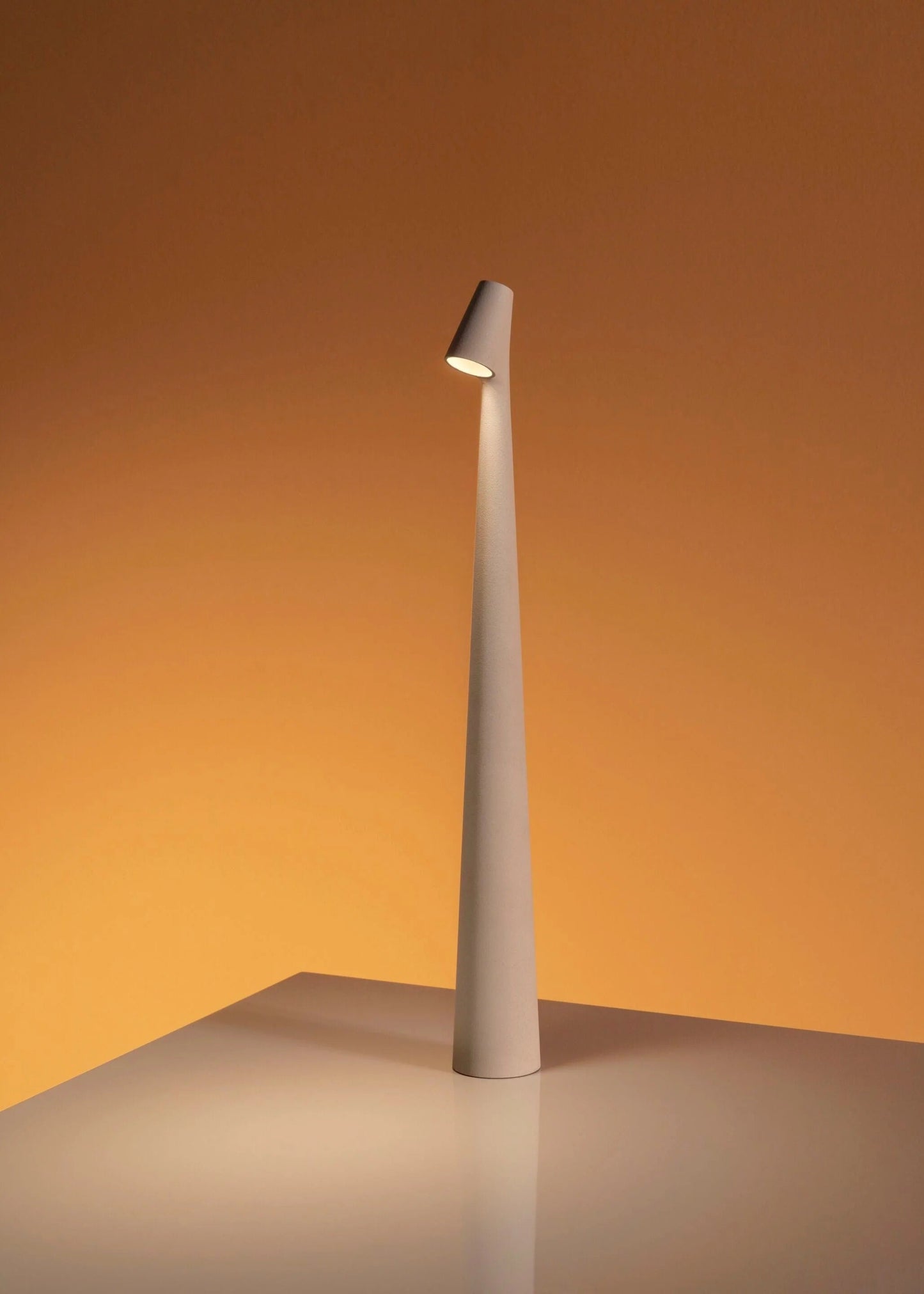 Brehn | Kabellampe mit dimmbarem LED – Modernes nordisches Design