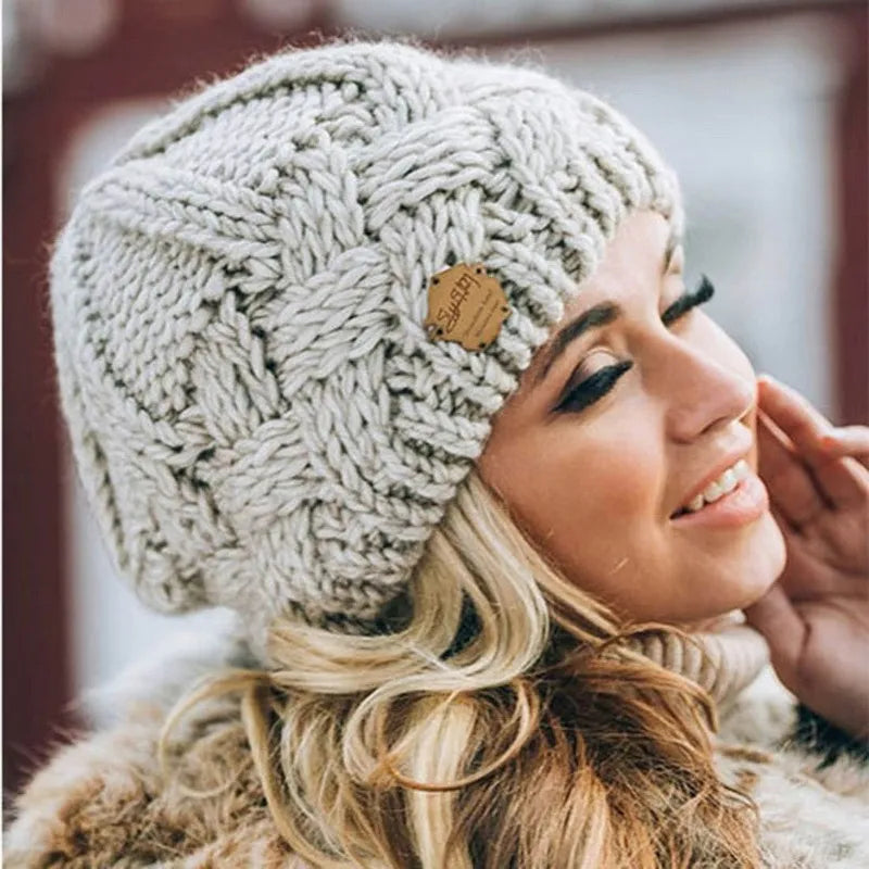 Weiche, gestrickte Wintermütze für Damen und Herren