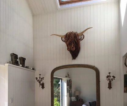 Elegante Kuh-Wandskulptur im Landhausstil