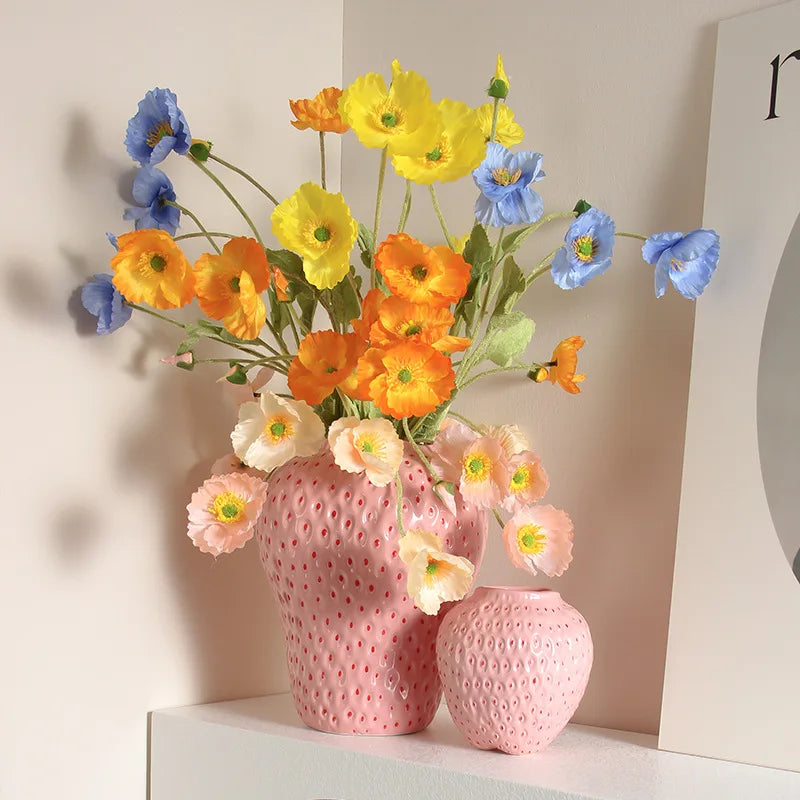 Keramikvase im Erdbeer-Design, Dekorative Blumenvase für Wohnzimmer und Küche | Brehn