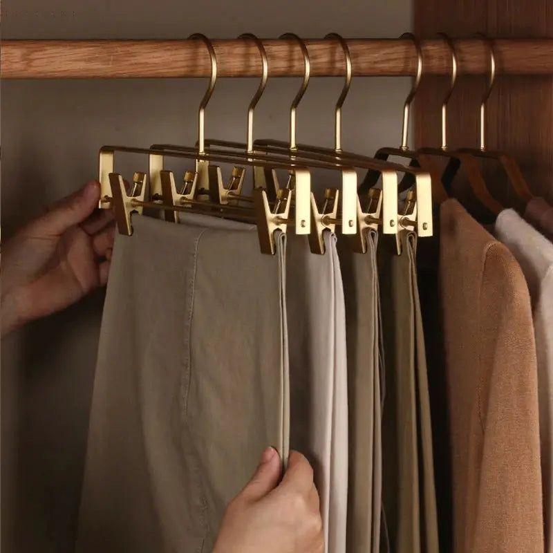 Clip Ease – Elegante, matte Hosenbügel (1+4 Stück)