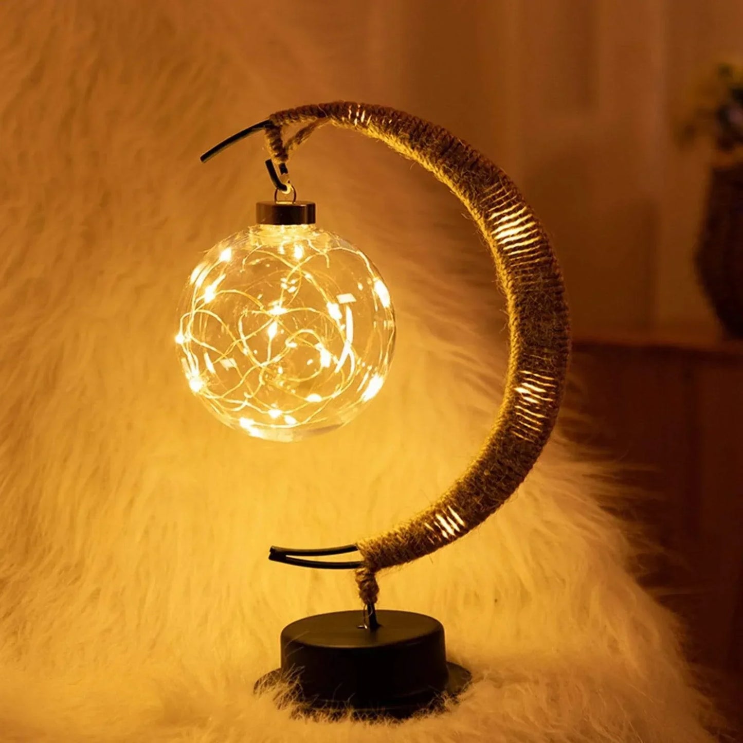 Brehn | LunaGlow - Luxus Tischlampe - Mondhalbmond - Rattan Design - Elegante Beleuchtung