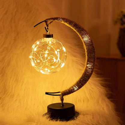 Brehn | LunaGlow - Luxus Tischlampe - Mondhalbmond - Rattan Design - Elegante Beleuchtung