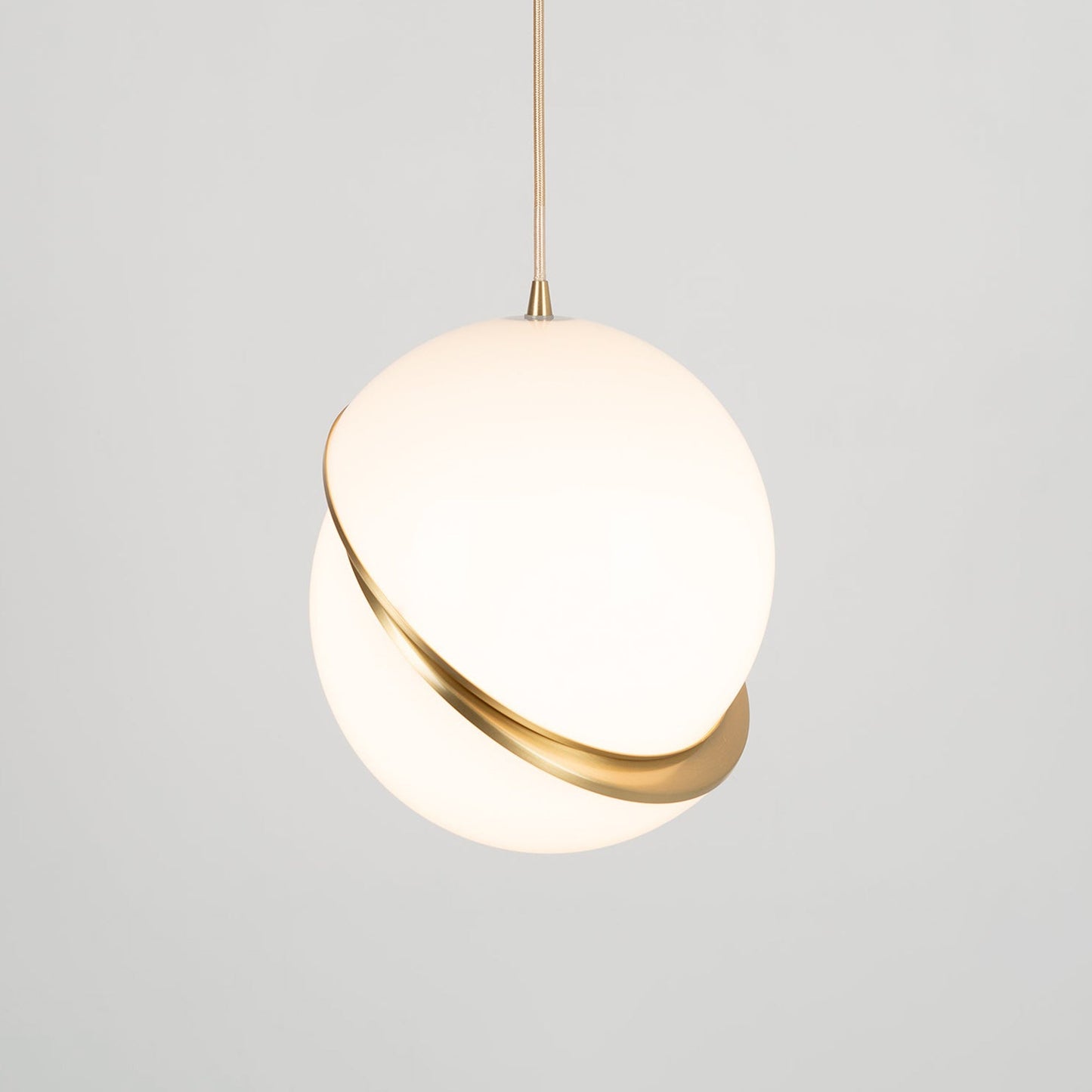 Brehn | CielCourbe Lampe - Luxus Mondlicht Pendelleuchte aus Acryl und Messing