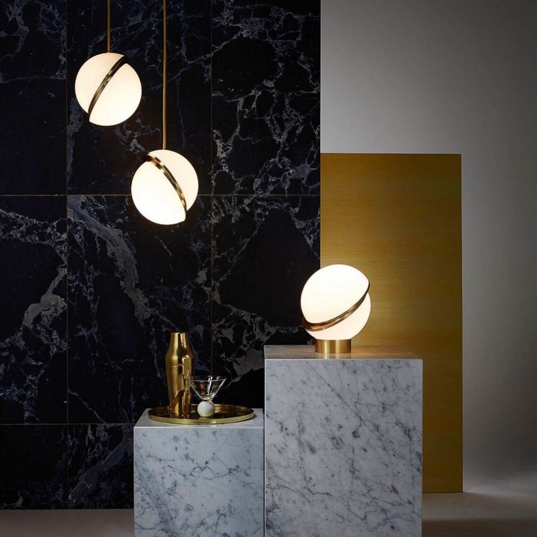 Brehn | CielCourbe Lampe - Luxus Mondlicht Pendelleuchte aus Acryl und Messing
