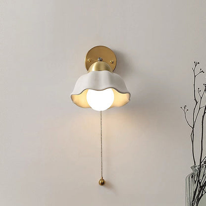 Brehn | Retro Weiße Blumen Wandleuchte - Vintage-Stil für Ihr Interieur
