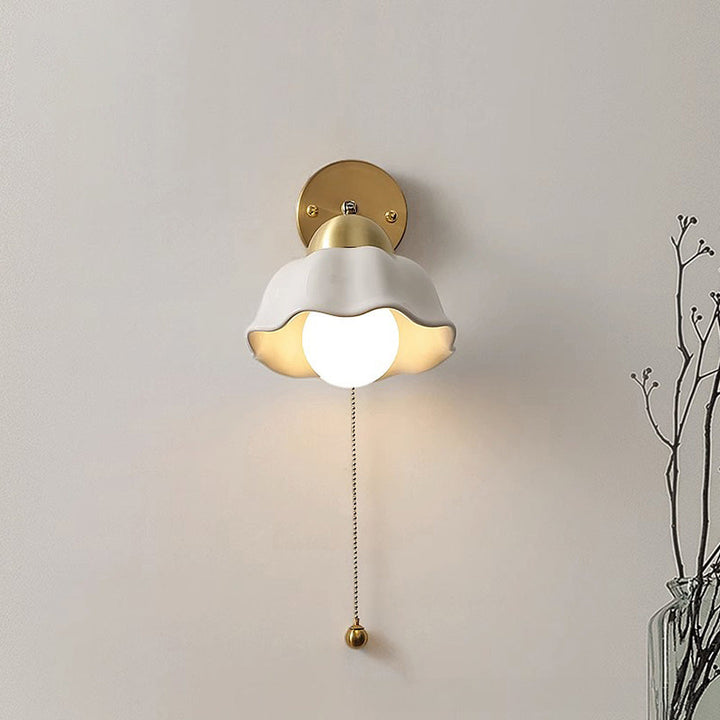 Brehn | Retro Weiße Blumen Wandleuchte - Vintage-Stil für Ihr Interieur