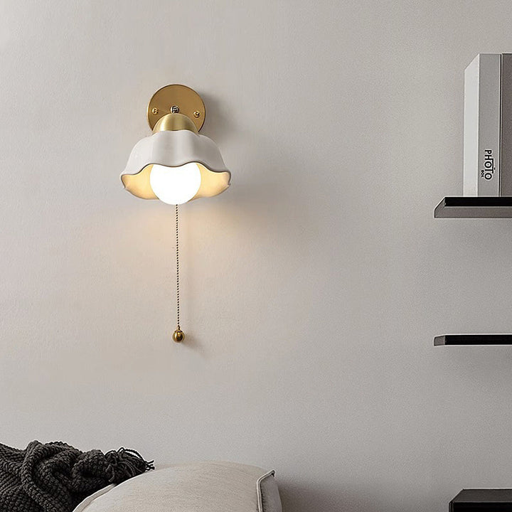 Brehn | Retro Weiße Blumen Wandleuchte - Vintage-Stil für Ihr Interieur
