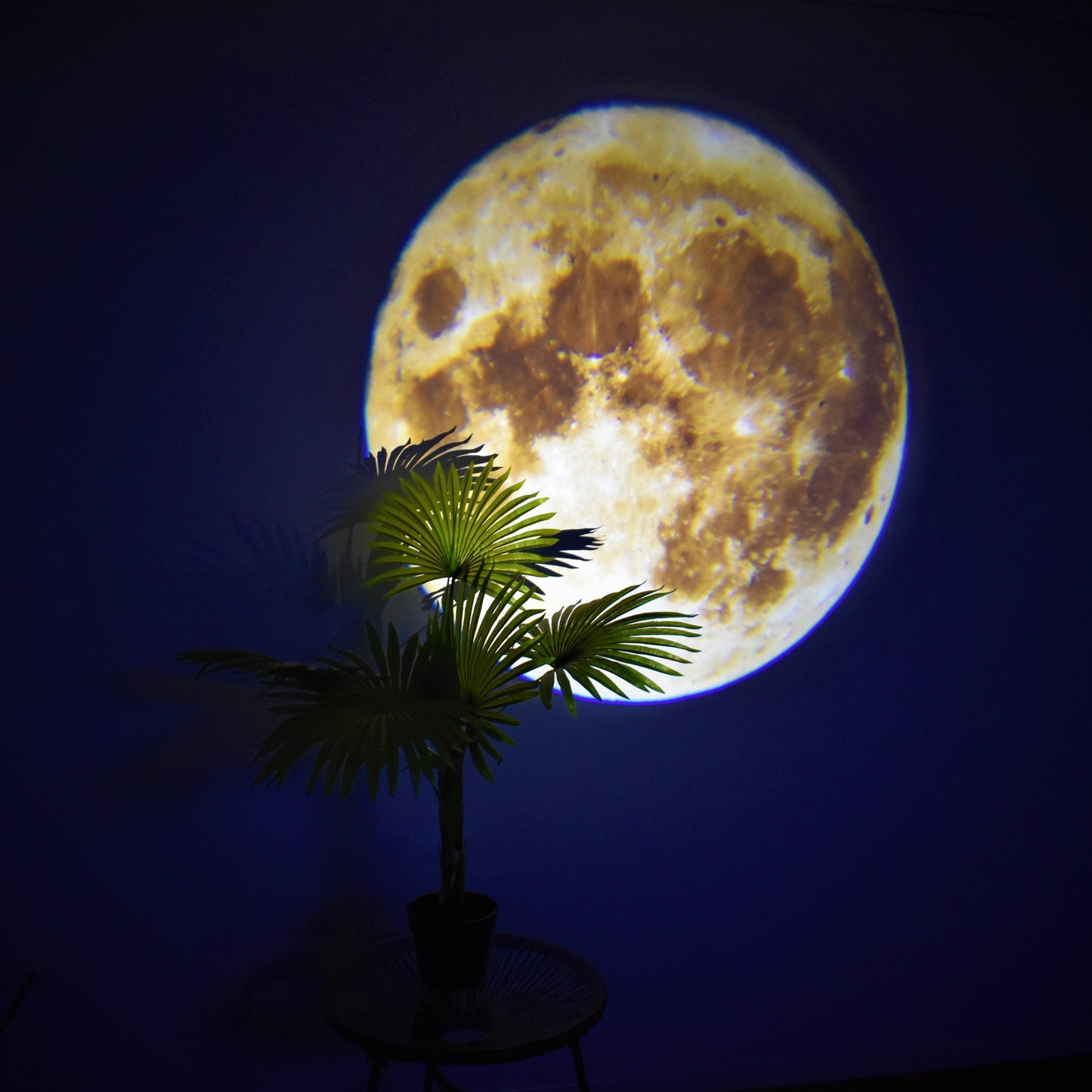 Brehn | Projektionslampe - EarthGlow - LED Erddesign - Inspiriert Neugier