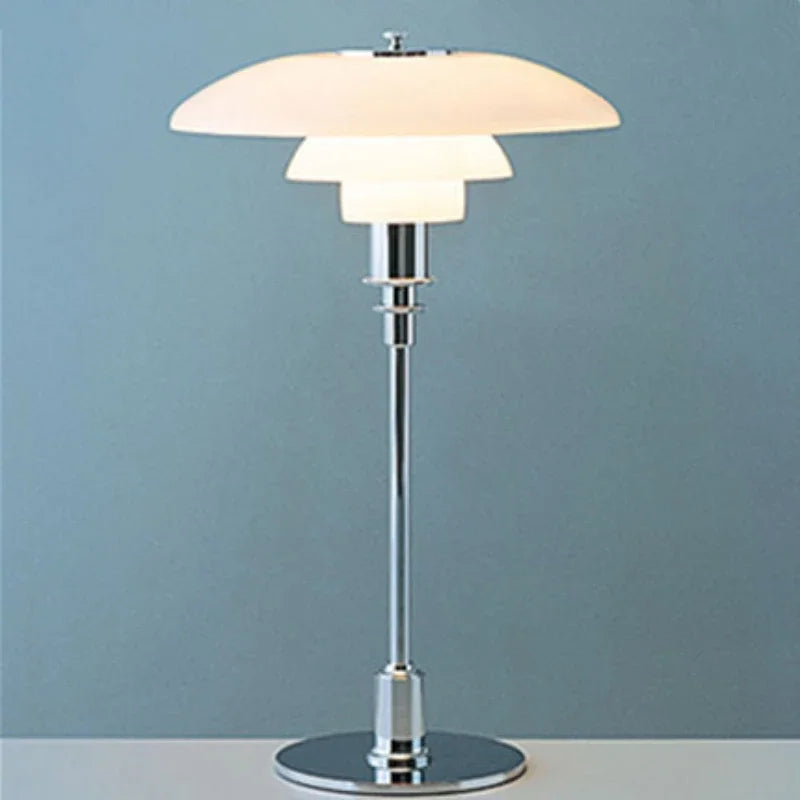 Nordische Tischlampe aus Glas – Minimalistische LED-Tischleuchte, modern und elegant, ideal für Büro- und Wohnräume | Brehn