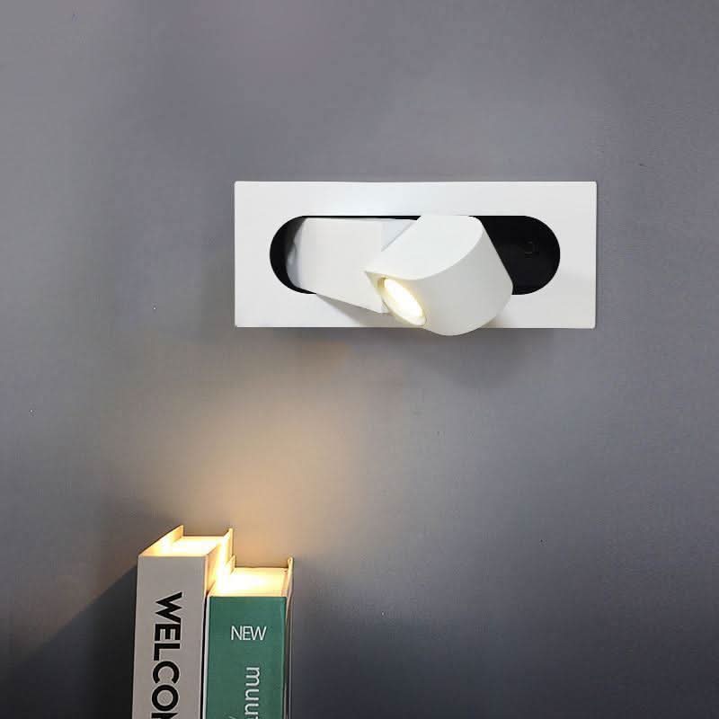 Verstellbare LED-Wandleseleuchte am Bett