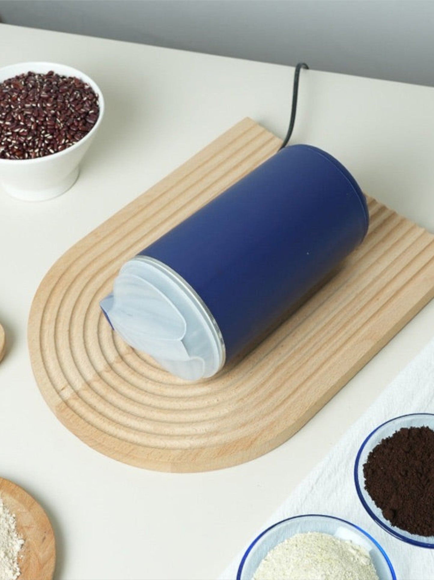Tragbarer Elektrischer Kaffeemühle 600 ml – Kaffeemühlen mit Sicherheitsmechanismus und Edelstahlmessern | Brehn