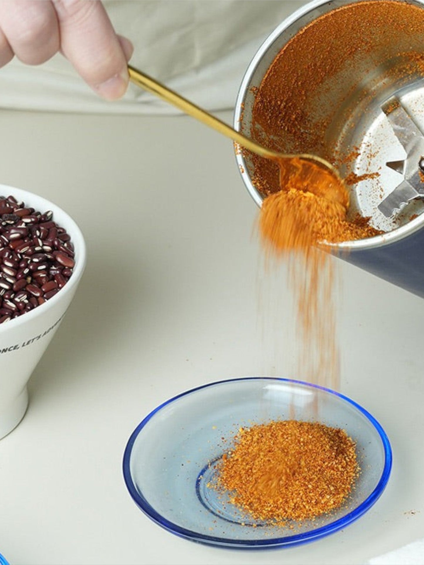 Tragbarer Elektrischer Kaffeemühle 600 ml – Kaffeemühlen mit Sicherheitsmechanismus und Edelstahlmessern | Brehn