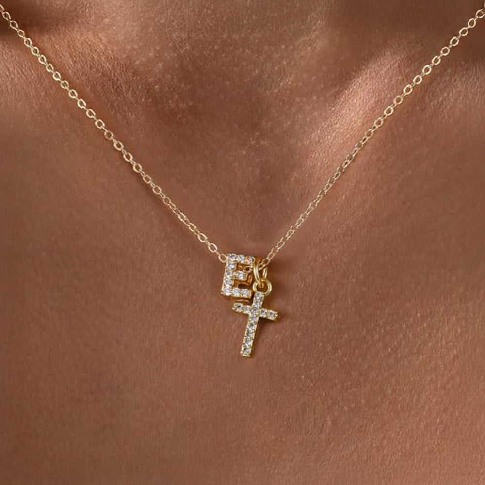 Brehn | Zarte Diamant Initial & Kreuz Halskette