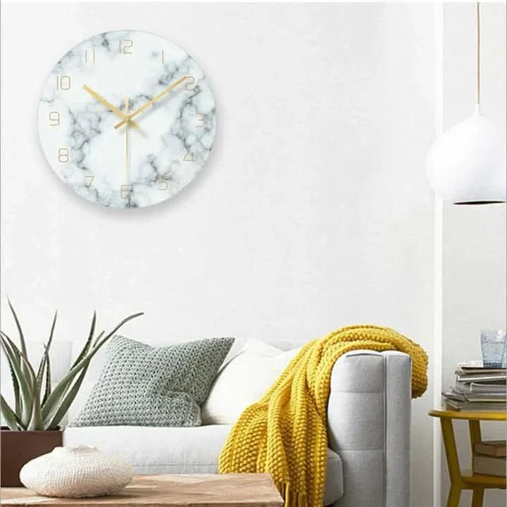 Olive – Elegante Wanduhr mit Marmor-Inspiration