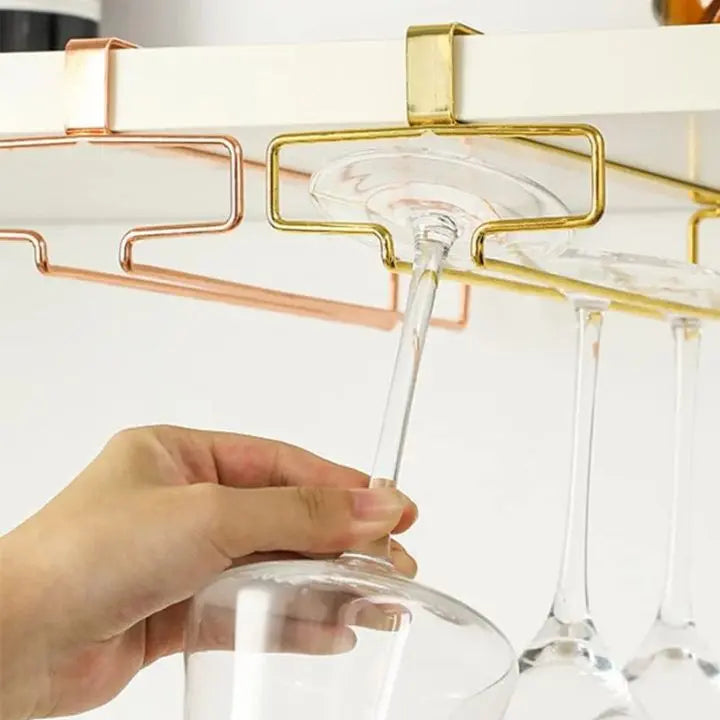 Eleganter Weinglashalter für die Unterbauinstallation