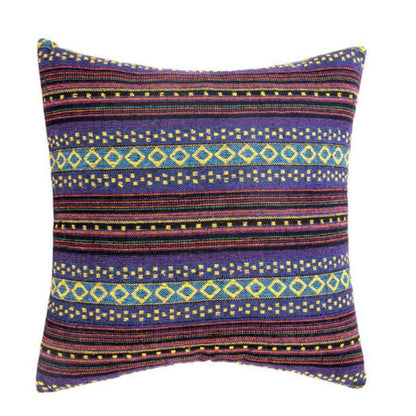 Kissenbezug im Ethno-Boho-Stil mit geometrischen Mustern