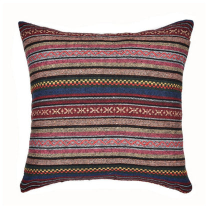 Kissenbezug im Ethno-Boho-Stil mit geometrischen Mustern