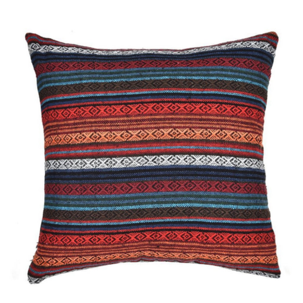 Kissenbezug im Ethno-Boho-Stil mit geometrischen Mustern