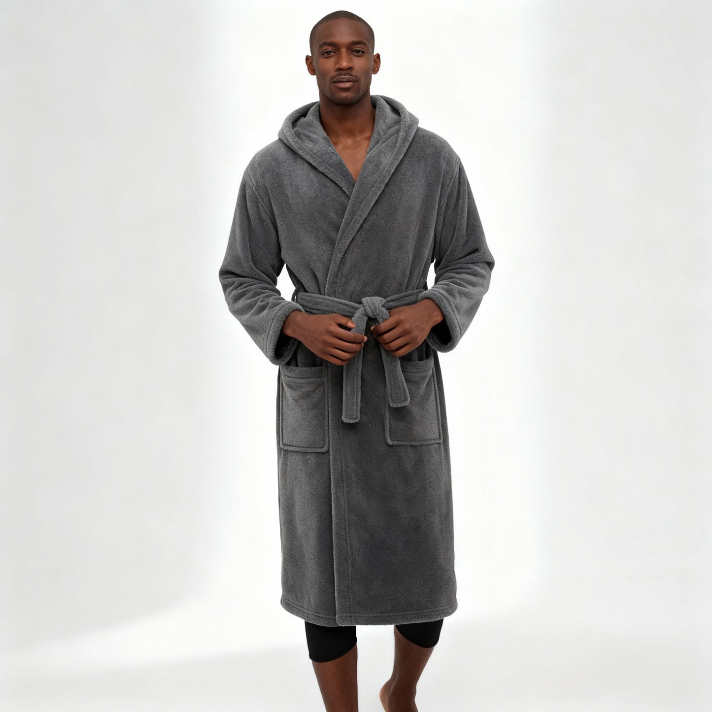 HoodedChill | Premium Herren-Bademantel mit Kapuze | High-Loft Fleece für maximale Wärmeisolation | Soft-Touch Finish | Ergonomische Passform & Langlebige Faserstruktur
