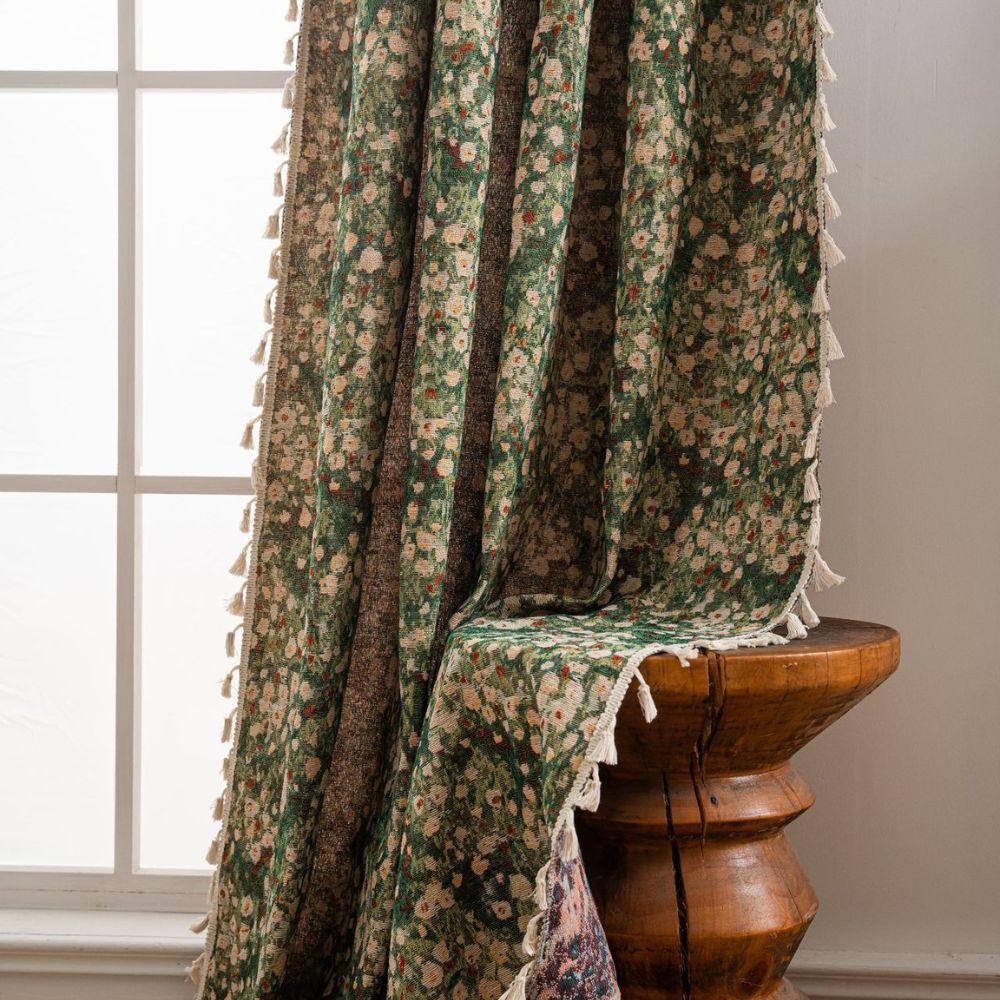 Brehn | Französischer Vintage-Blumenmuster-Teppichvorhang