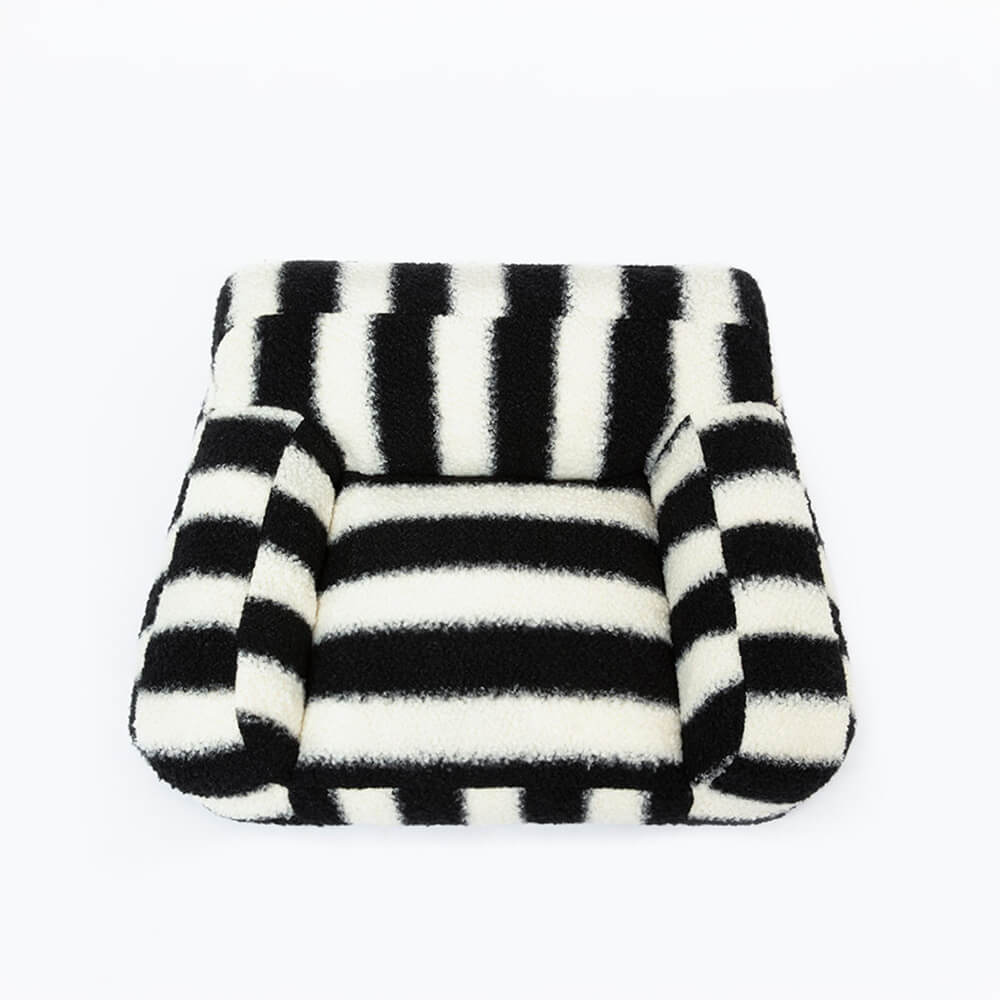 Moderner Faux Lammwoll-Hundesofa mit breiten Armlehnen und abnehmbarem Kissen | Brehn