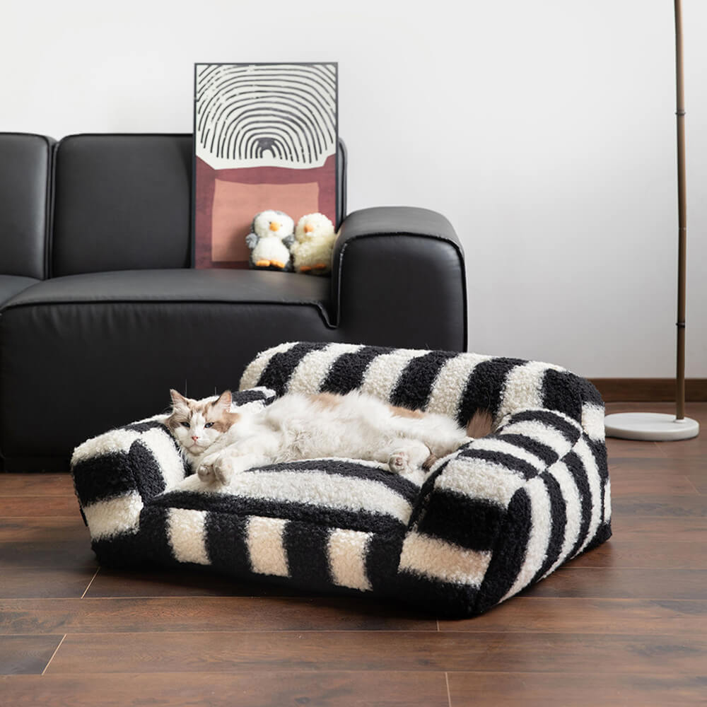 Moderner Faux Lammwoll-Hundesofa mit breiten Armlehnen und abnehmbarem Kissen | Brehn
