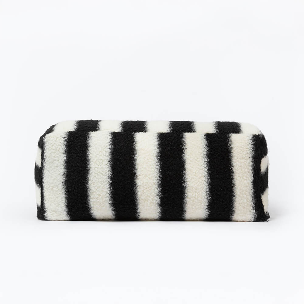 Moderner Faux Lammwoll-Hundesofa mit breiten Armlehnen und abnehmbarem Kissen | Brehn