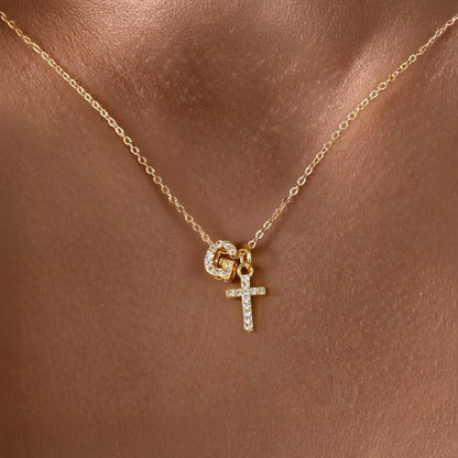 Brehn | Zarte Diamant Initial & Kreuz Halskette