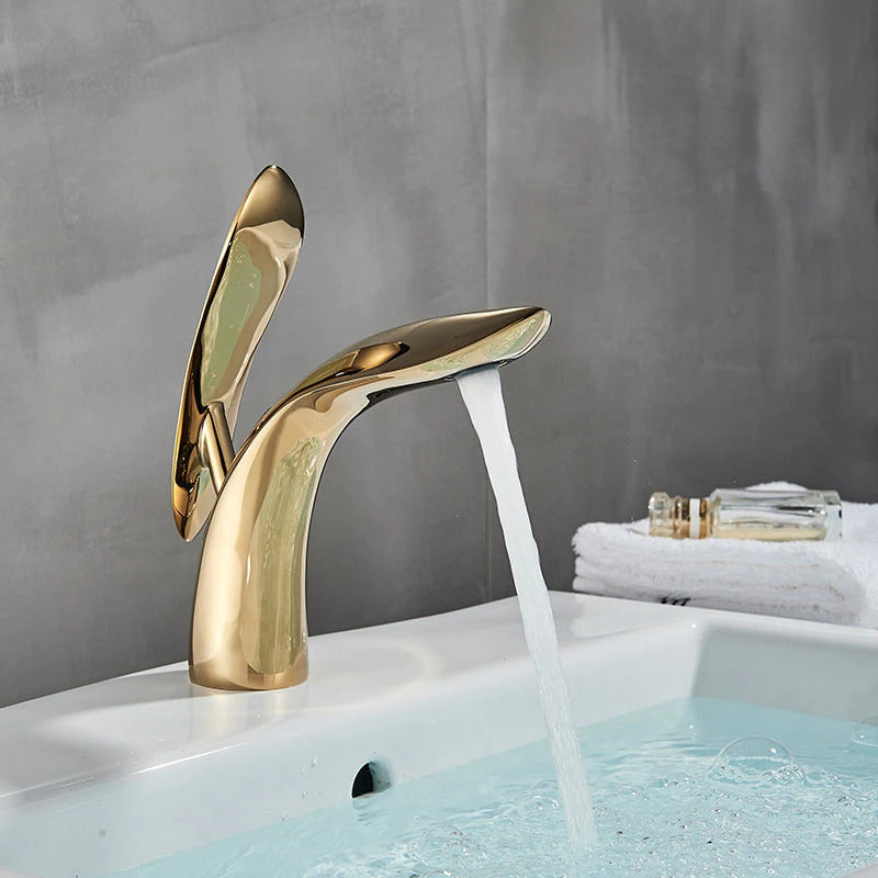 Brehn | Moderne Luxus-Badezimmerarmatur für ein stilvolles Badezimmer