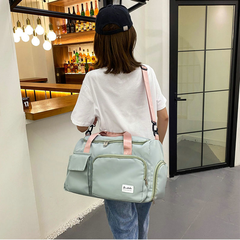 Travique wasserdichte Sport- und Reisetasche mit mehreren Taschen | Brehn