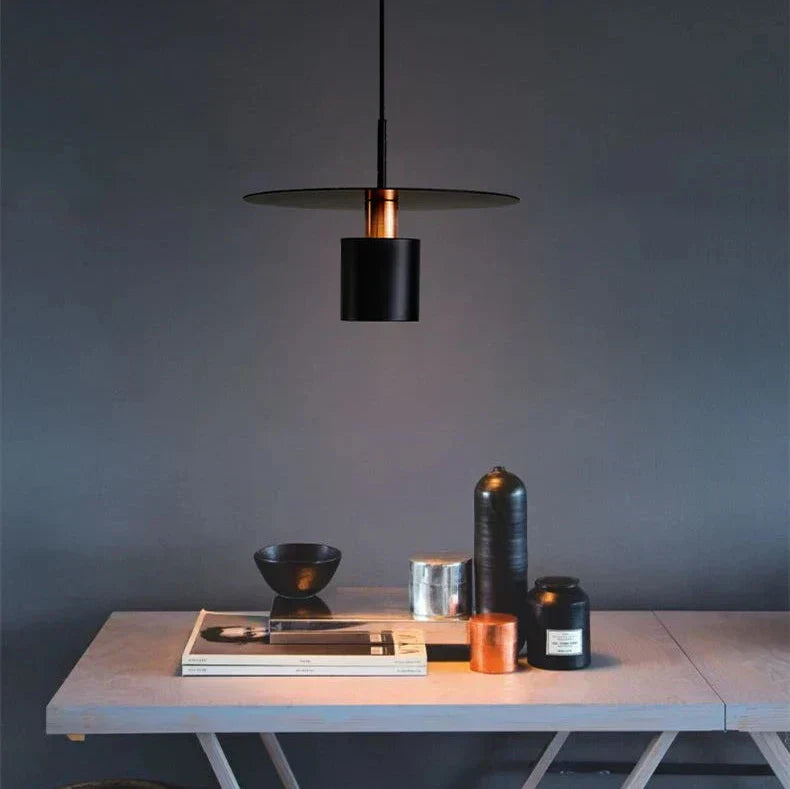 Brehn | Designerlampe in Form einer Linie