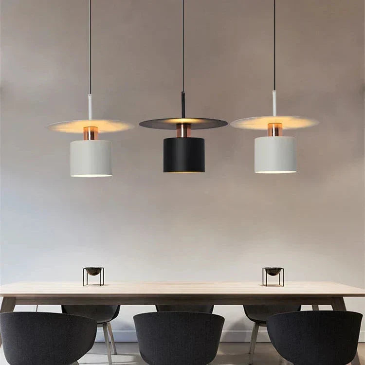 Brehn | Designerlampe in Form einer Linie