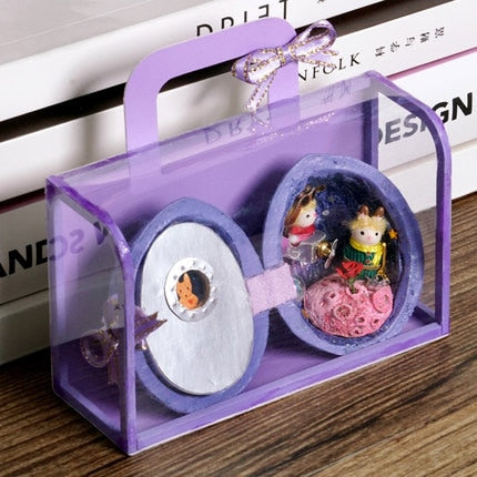 Handgefertigtes Holz Miniatur Walnuss Puppenhaus | Brehn