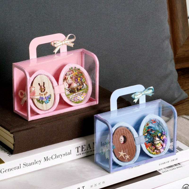 Handgefertigtes Holz Miniatur Walnuss Puppenhaus | Brehn