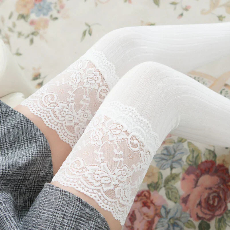 BowLift | Wool knee socks with lace