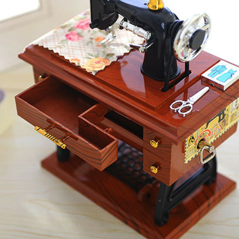 Brehn | Mini Craft Retro Nähmaschine Dekor