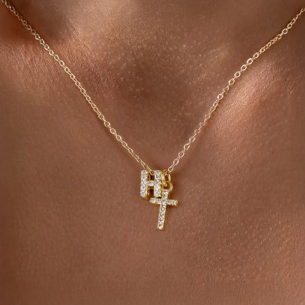 Brehn | Zarte Diamant Initial & Kreuz Halskette