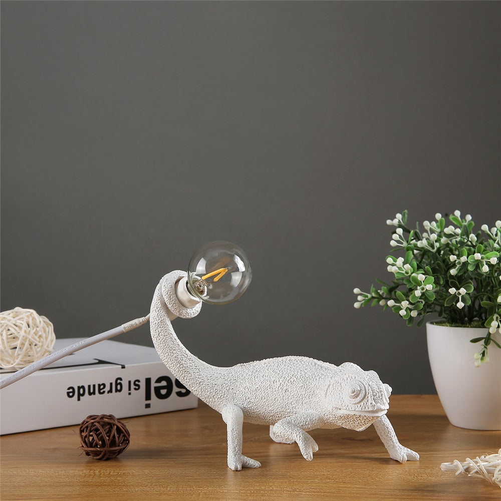 Brehn | Harz Eidechsen Tischlampe - Elegante Eidechsen Tischlampe aus Harz für modernes Interieur