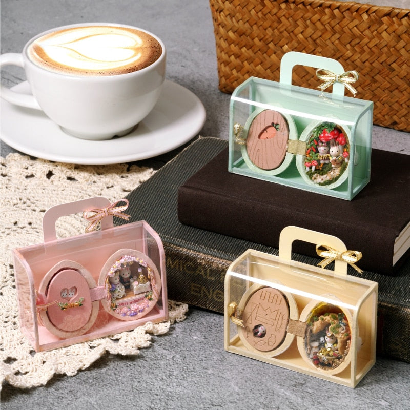 Handgefertigtes Holz Miniatur Walnuss Puppenhaus | Brehn