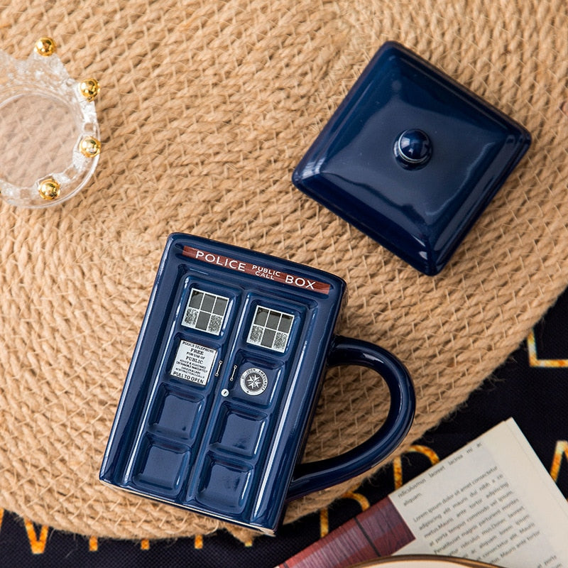 Sci-Fi Polizei Box Becher mit Löffel – ideales Geschenk für Kaffee- und Teeliebhaber