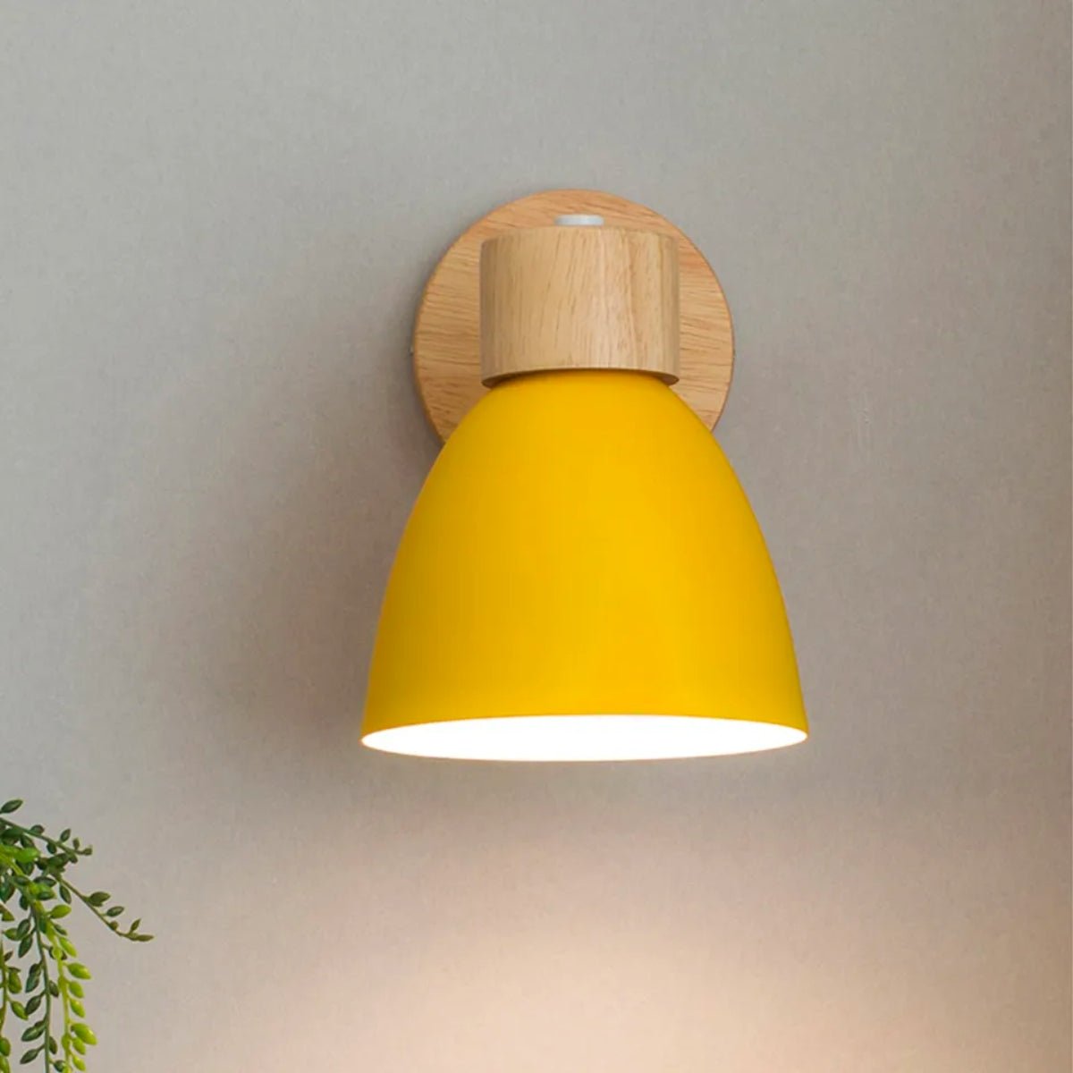 Elegante Wandapplikation aus Holz - modernes und warmes Design | Brehn