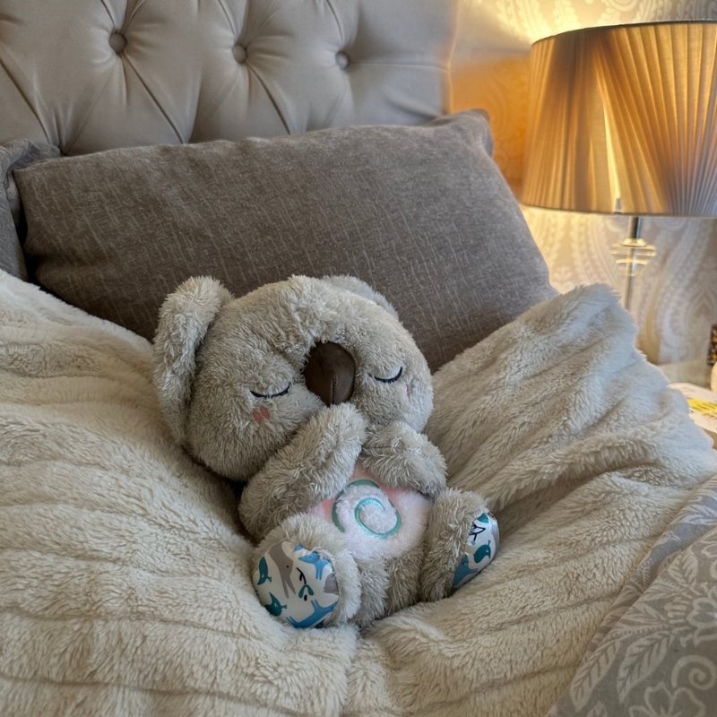 Brehn | Hypoallergenisches Plüsch-Koala-Spielzeug 30 cm mit Atmungsfunktion und entspannenden Geräuschen