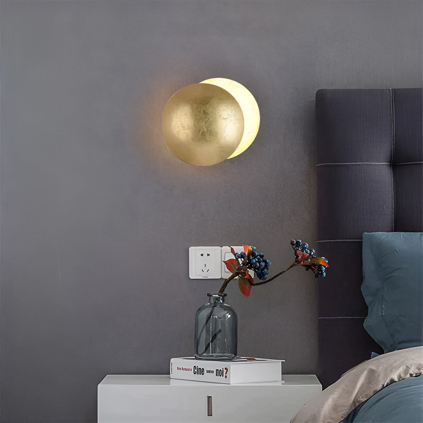 Sonnenstrahl - Elegante LED-Wandleuchte mit 360°-Drehfunktion für den Industriedesign | Brehn