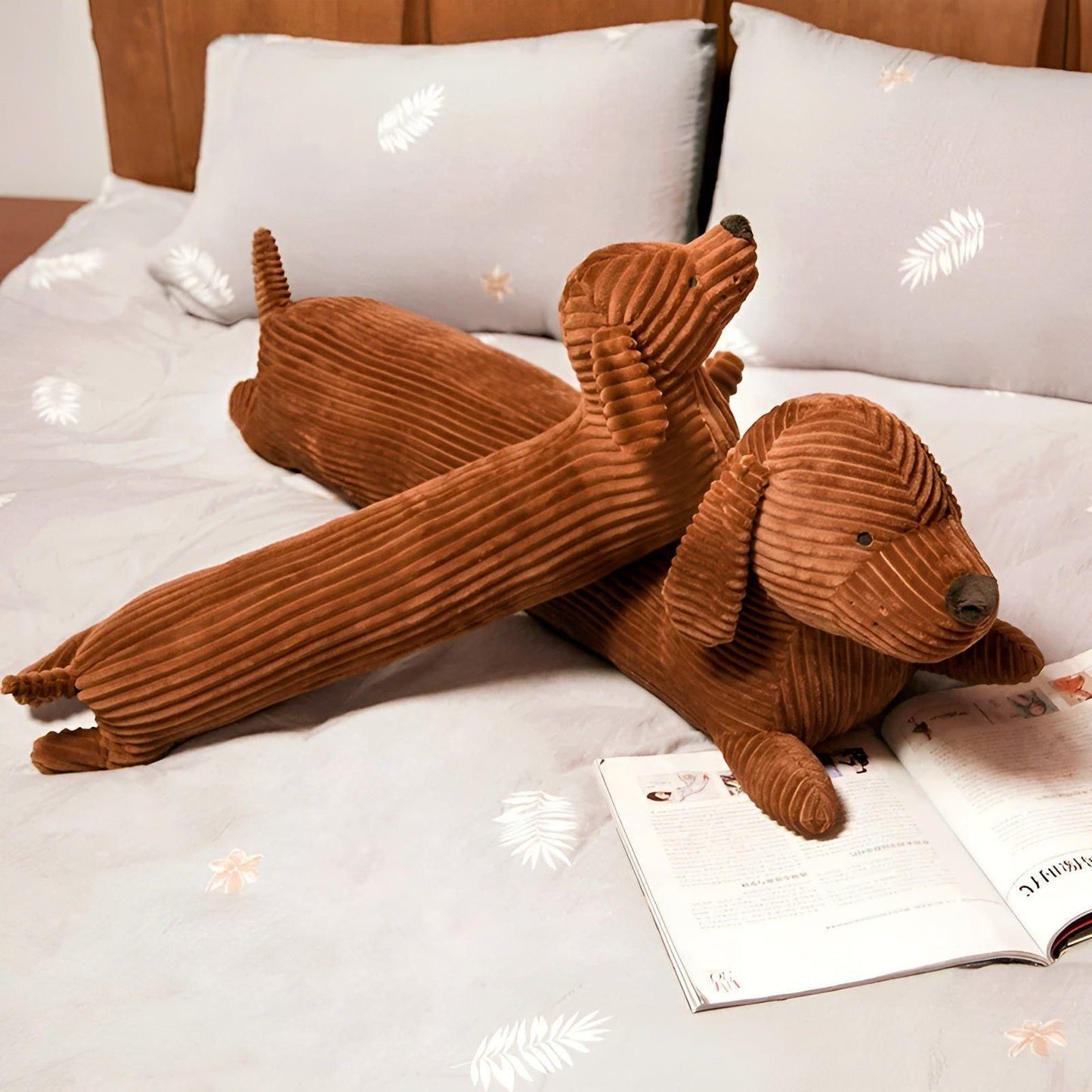 SnuggleHound Kissen - Ergonomisches Dackel-Plüschkissen | Brehn