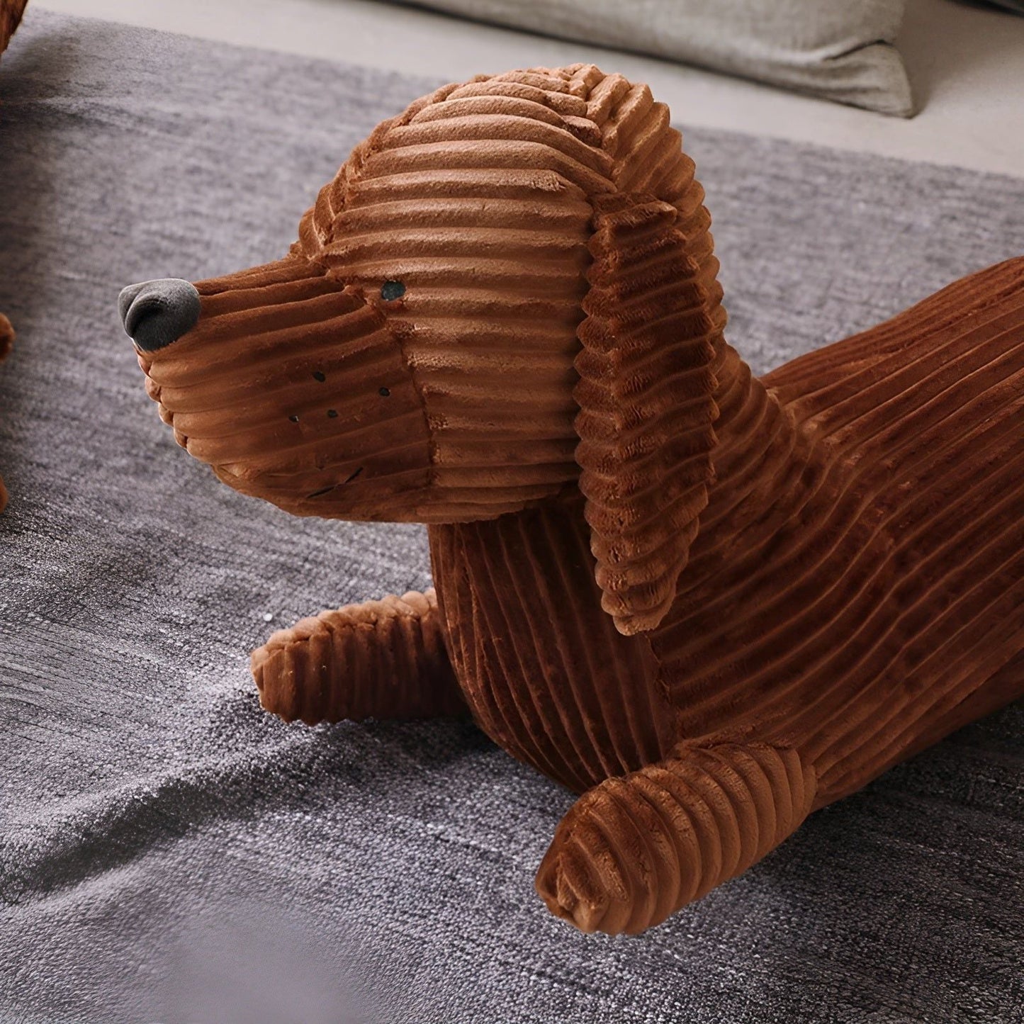 SnuggleHound Kissen – Ergonomisches Dackel-Plüschkissen