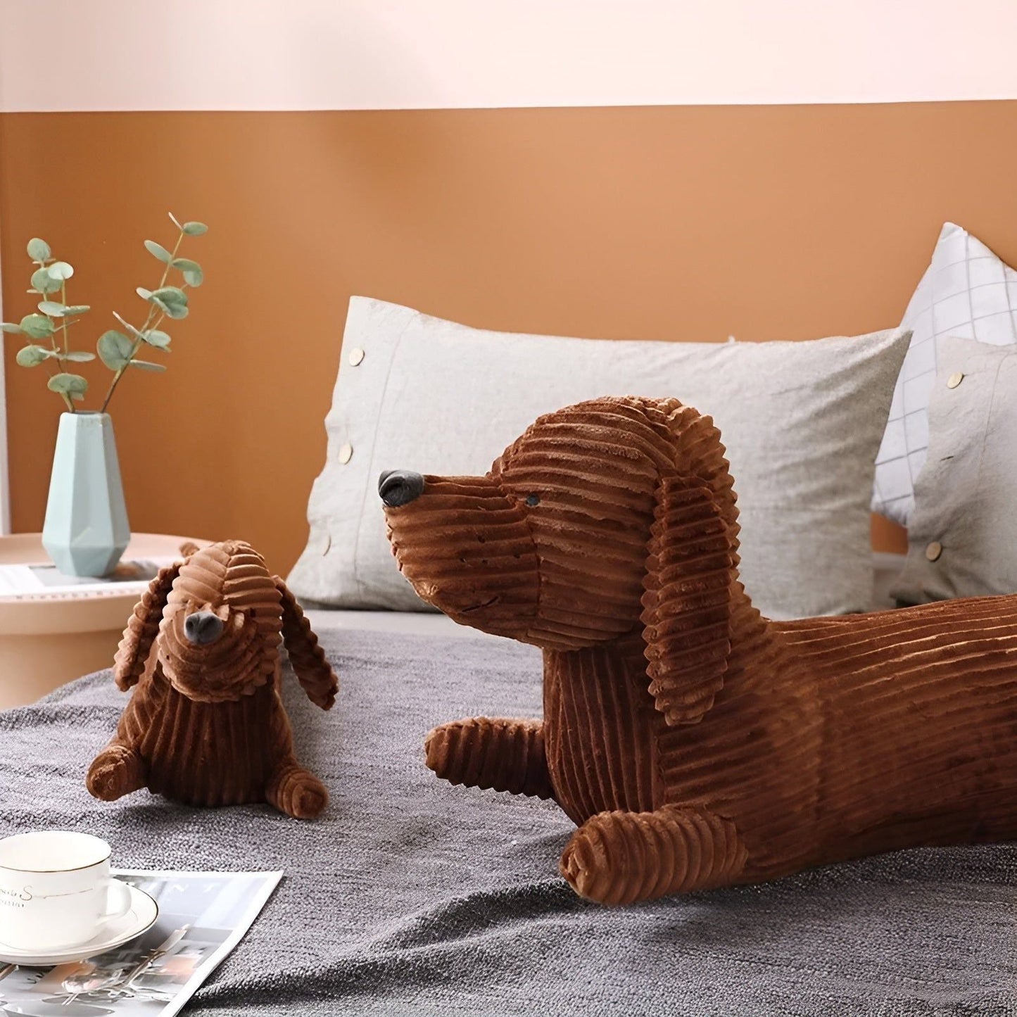 SnuggleHound Kissen – Ergonomisches Dackel-Plüschkissen