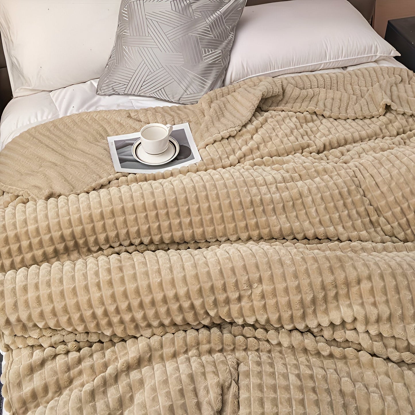 Brehn | EliteWave Plaid - Ultrafluffy strukturierte korallfarbene Fleece-Decke